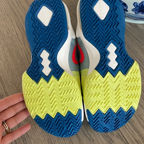 Women's Nike Sneaker - Picture 2 of 2